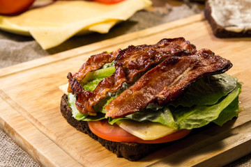 Sandwich with bacon