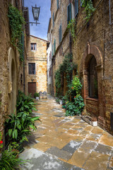 Fototapeta na wymiar Beautiful nooks and crannies of the medieval Italian village in
