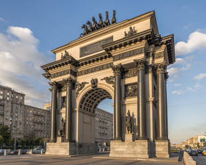 Fototapeta na wymiar Триумфальная арка в Москве.