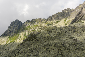 Fototapeta na wymiar Ridge - Siarkanska Gran (J vedlajsi hrebem Vysokej, Draci hreben)