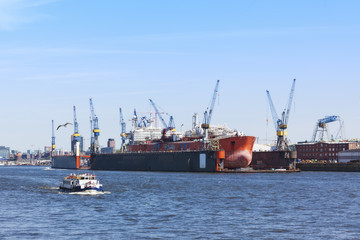 Fototapeta premium Werft im Hamburger Hafen