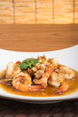 fried garlic shrimp pepper