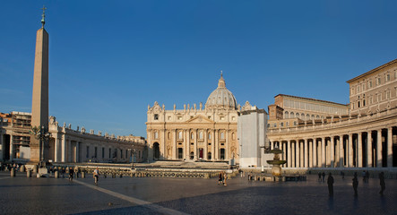 VATICAN CITY, VATICAN: The Square and the Basilica of St. Peter in Rome, the early morning of October 03, 2012