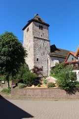 Fototapeta na wymiar Georgskirche in Amelunxen (Ostwestfalen)