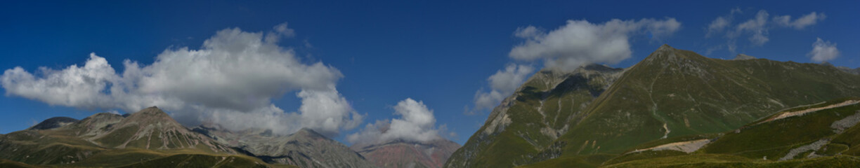 Obraz premium mountains and sky 