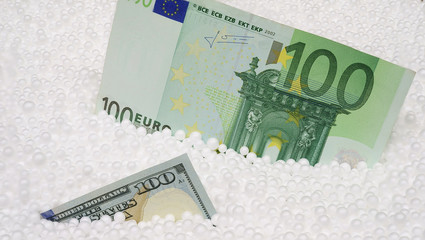 euros more expensive in dollar styrofoam, devaluation of the dollar