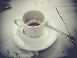 Café bu. Tasse vide