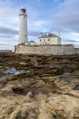 Fototapeta premium St Marys Lighthouse, Whitley Bay, North Tyneside, England, UK. In the early morning at low tide.