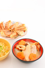 おいしそうな炒飯と餃子