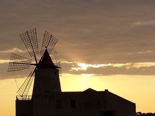 Il mulino a vento al tramonto