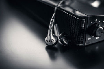 earpiece with speaker background