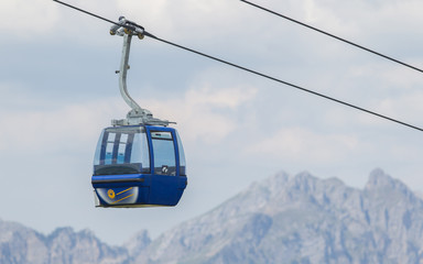 Ski lift cable booth or car