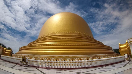 Zelfklevend Fotobehang Kaunghmudaw Pagoda, Sagaing © maramade