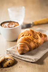 Croissant breakfast - 91546449
