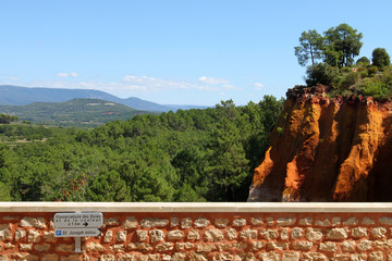 Roussillon rochers ocres 