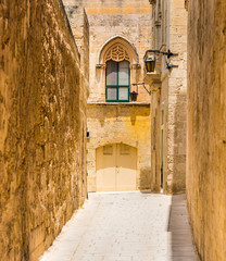 Fototapeta na wymiar traditional street in Mdina