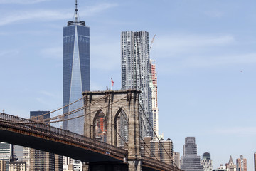 Manhattan - Brooklyn Bridge und Wolkenkratzer