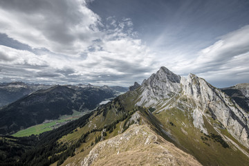 Fototapeta na wymiar rough rocky mountain summits at tannheimertal and lechtal