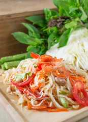 Spicy papaya salad - somtum