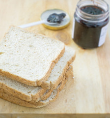 bread with blueberry jam