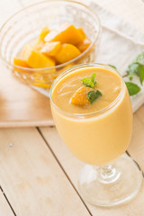 mango smoothie