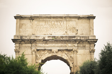 Arco de Tito,  ruinas del foro romano, Roma, Italia - obrazy, fototapety, plakaty