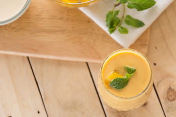 mango smoothie