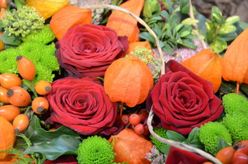 Herbstliche Blumendekoration 