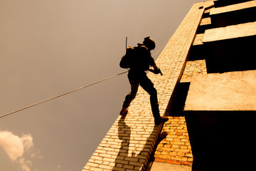rappeling with weapons