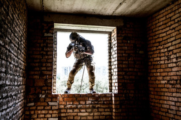 rappeling with weapons
