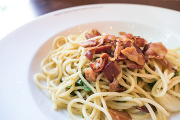 spaghetti crispy bacon
