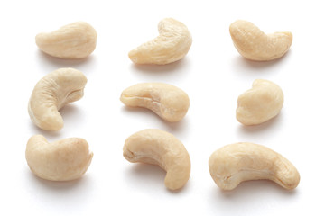 Fototapeta na wymiar Cashew nuts isolated