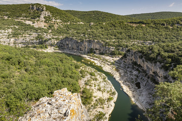 Der Fluss Ardeche in Frankreich
