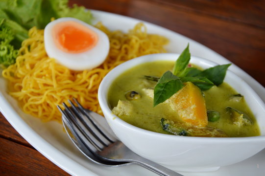 chicken curry and egg noodle