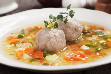 Vegetable soup with bread dumplings
