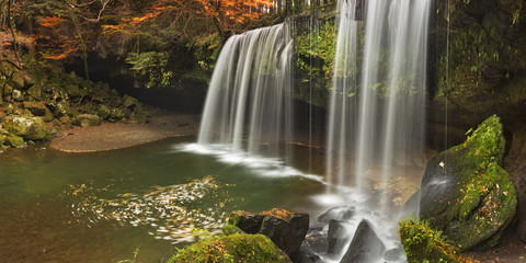 Nabegataki Falls in Japan in autumn