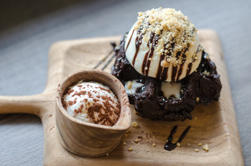 brownie with icecream