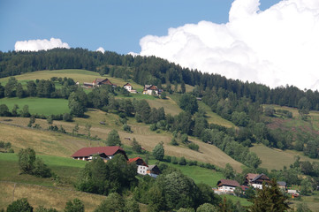 Fototapeta na wymiar Village in Austria
