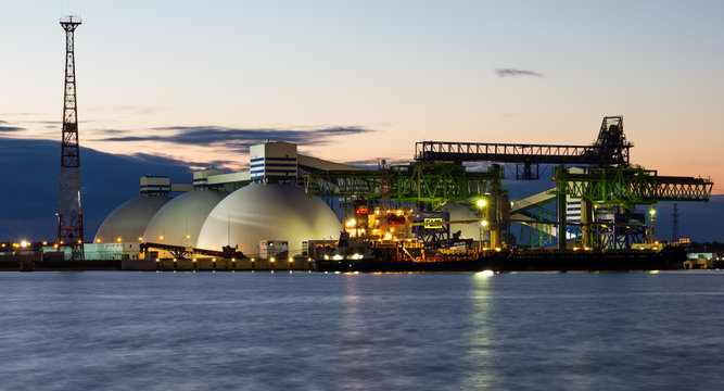 Fertilizer terminal
