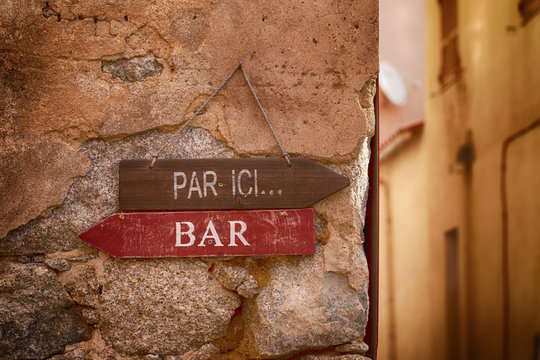 panneau par ici-signalisation
