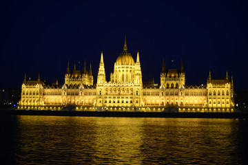 Fototapeta premium Budapest Parliament Building