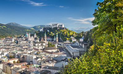 Naklejka premium Historyczne miasto Salzburg, Salzburger Land, Austria