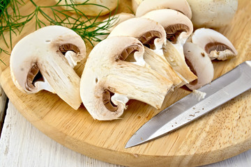Champignons raw on board