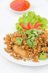 fired fish with garlic