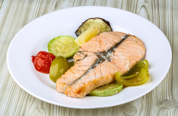 Salmon with grilled vegetables