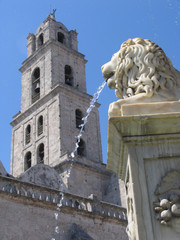 Franziskanerkirche in Havanna mit Löwenbrunnen