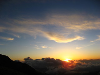 雲海の落陽