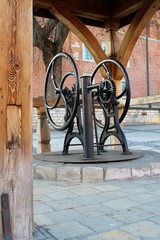 Sandomierz studnia w Rynku © skg1970