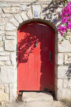 Kırmızı Kapı