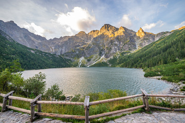 Fototapeta na wymiar Beautiful scenery of Tatra mountains and lake in Poland